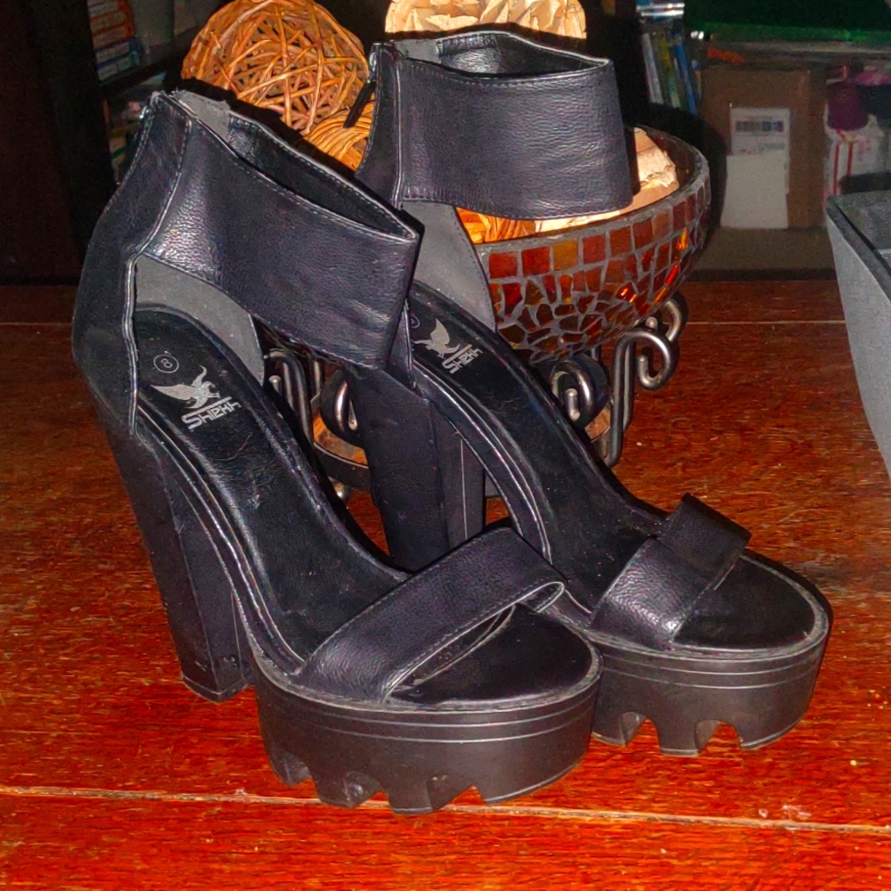 "Shlekh" HIGH HEELS with ANKLE STRAP Sz 8